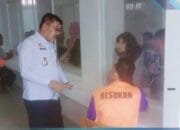 Pastikan Layanan Kunjungan Berjalan Baik, Kalapas Narkotika Rumbai Lakukan Pengecekan