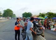 Dishub Pekanbaru Tindak Sejumlah Kendaraan Yang Parkir Sembarangan di Pasar Arengka