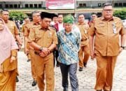 Plt Kadisdik Dampingi Wamendikdasmen Kunjungi SMA Plus Riau