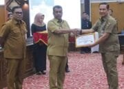 Raih 2 Penghargaan Kepatuhan Standar Pelayanan Publik 2024, Bapenda Pekanbaru Akan Terus Tingkatkan Pelayanan Masyarakat