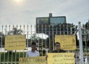 Dua Mahasiswa Pelalawan Sampaikan Kekecewaan Kepada Gubri Abdul Wahid Atas Tidak Adanya Kepedulian Terhadap Banjir Pelalawan