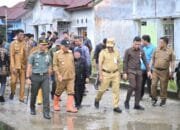 Bupati Rohil dan Forkopimda Tinjau Gotong Royong Penanggulangan Malaria di Sinaboi