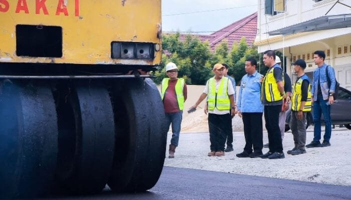Pemko Pekanbaru Targetkan Perbaiki 17 Ruas Jalan di Awal 2026 Ini