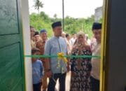 Wako Agung Salurkan Bantuan 2 RLH ke Warga Tenayan Raya