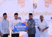 Wako Pekanbaru Salurkan Sejumlah Bantuan Dalam Safari Ramadan 1447 H di Tuah Madani
