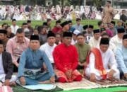 Bupati Zukri dan Wabup Husni Tamrin Sholat Ied Fitri 1447 H Bersama Ribuan Masyarakat