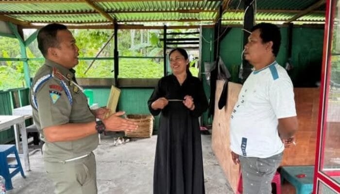 Tegakkan Perda, Satpol PP Pekanbaru Sampaikan Surat Peringatan Pertama Terhadap Pelaku Usaha di Atas Lahan Pemko