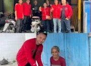 Ringankan Beban Masyarakat, Pengurus PAC Sukajadi dan Ranting Partai PDI P Pekanbaru Bagikan Ratusan Nasi Kotak Siap Saji
